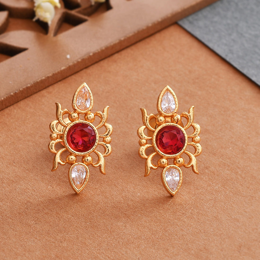 gold coral earring|gold coral earrings|coral stud earrings|red coral  earrings studs|red coral stud|coral stud|coral earring imag